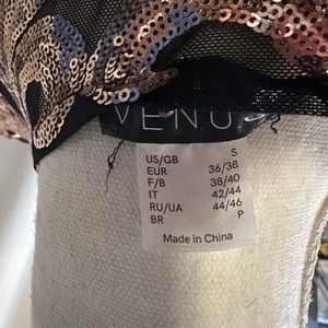 Black and Gold cárdigan